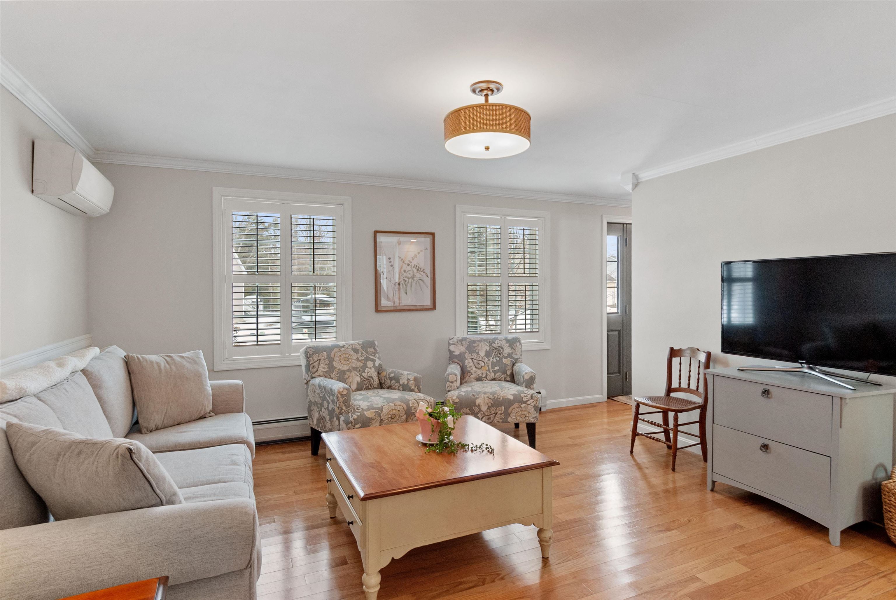 7 Collins Circle
