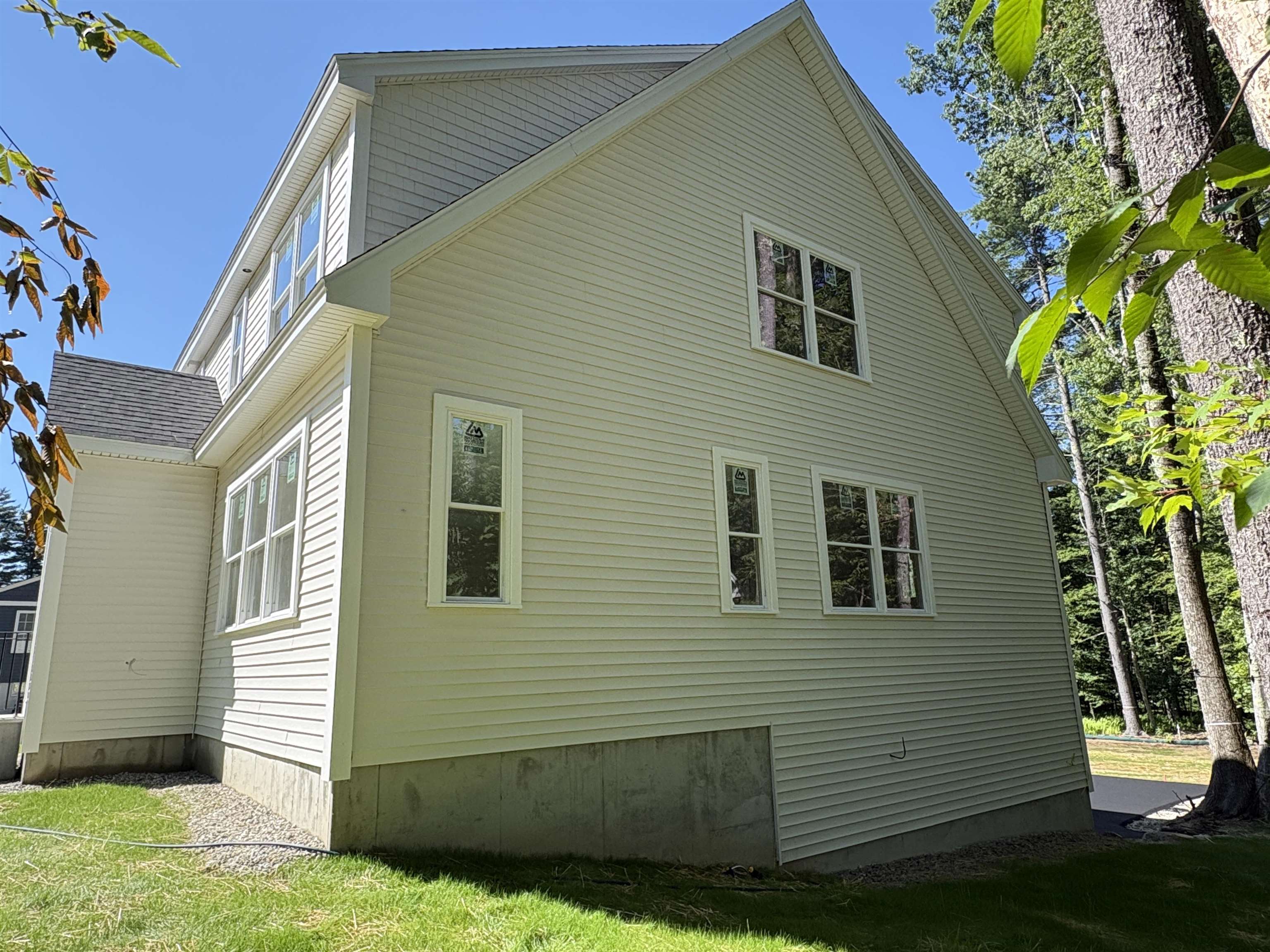 566 Sixth Street Unit: Unit # 2