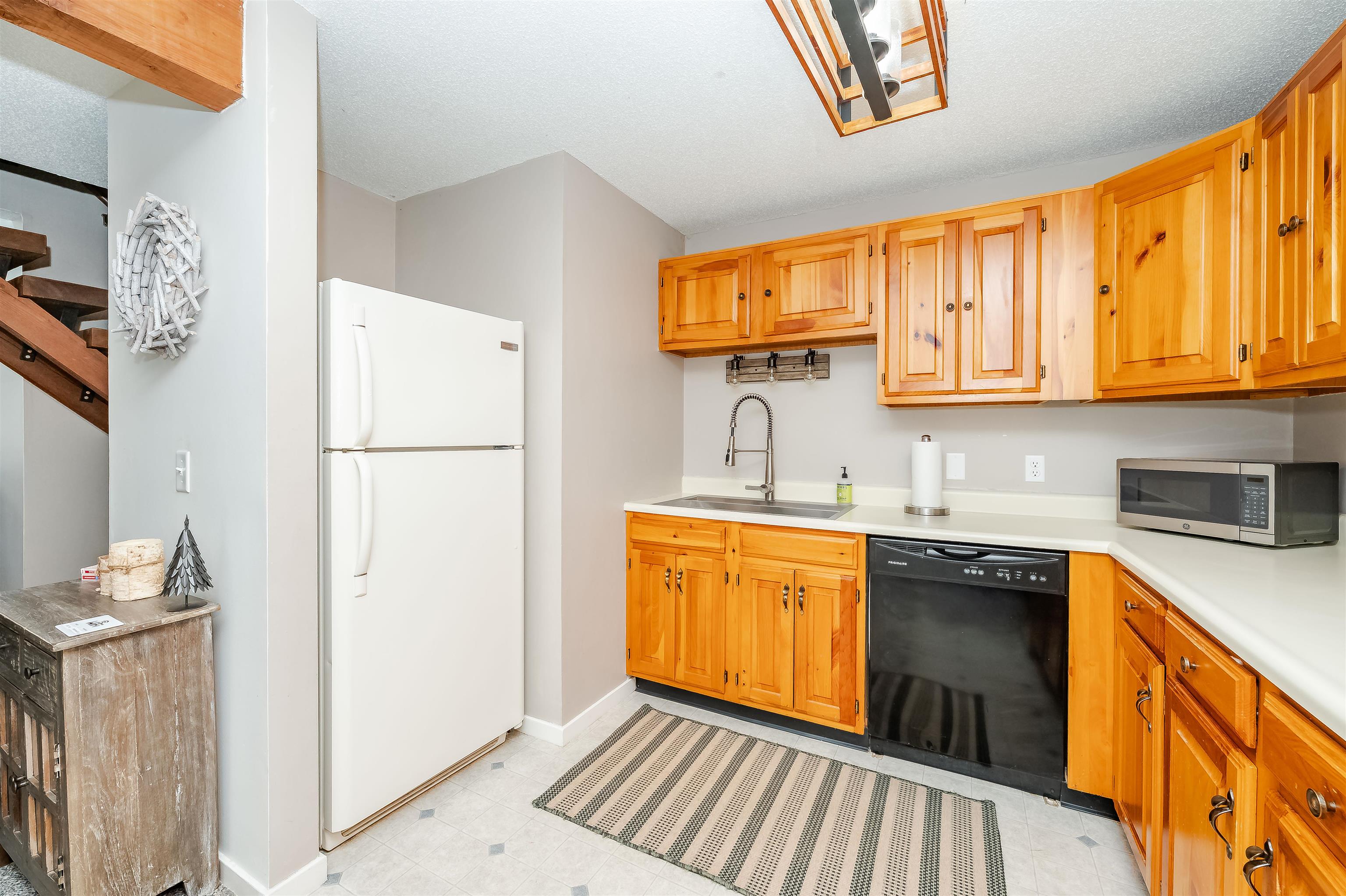 11 Seasons At Attitash Road Unit: H