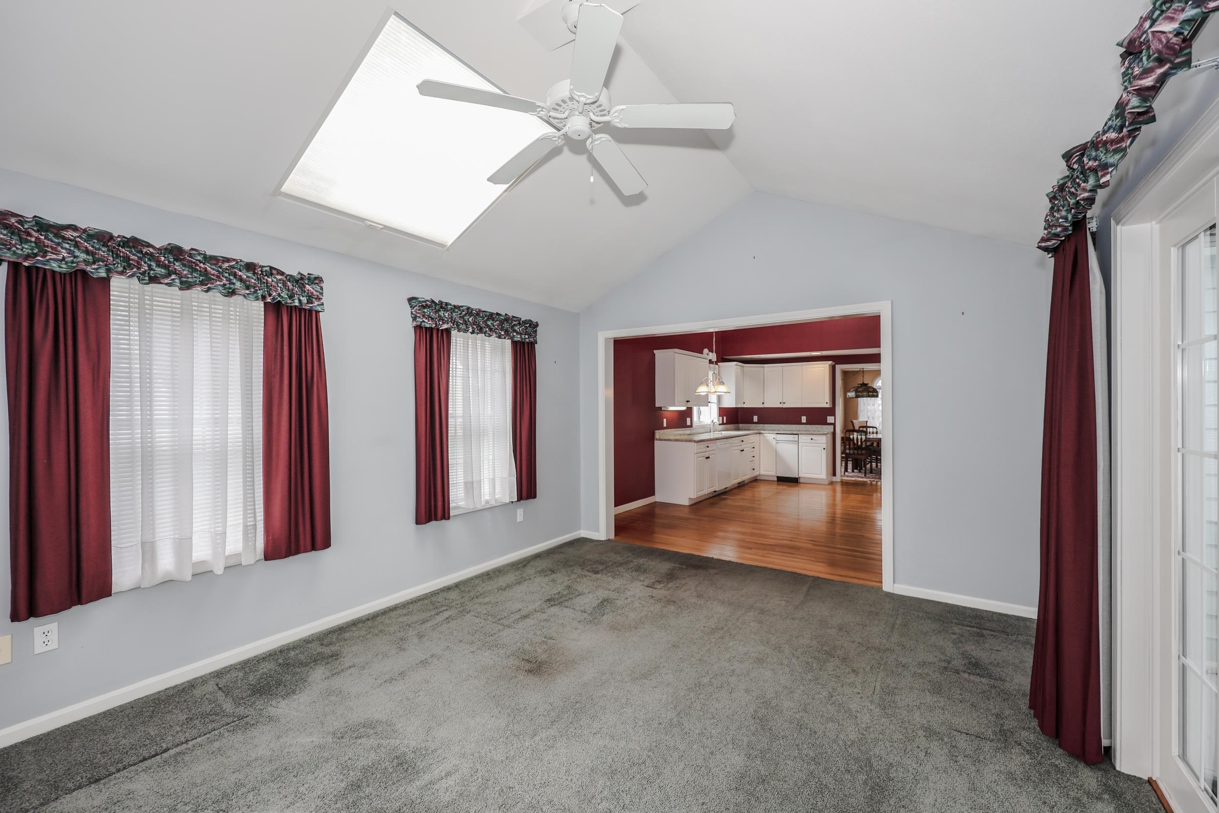 49 Drakes Landing