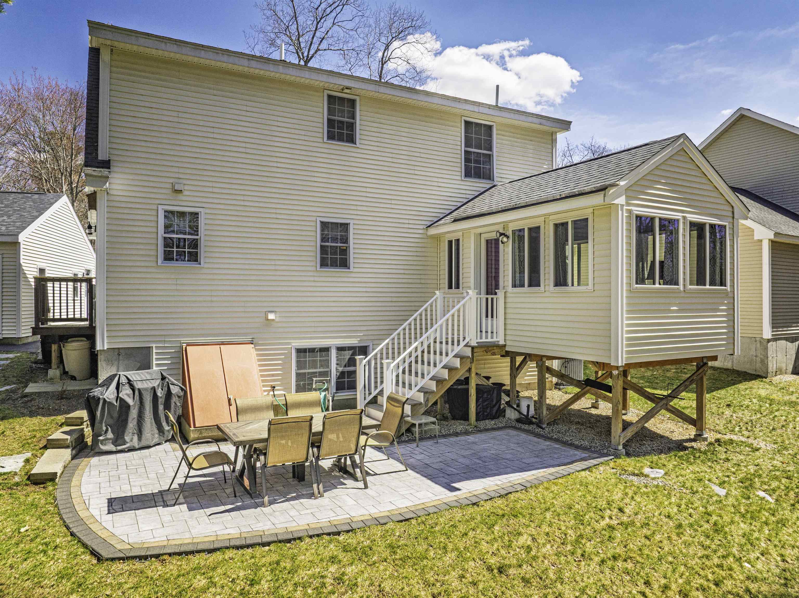7 Hawthorne Circle
