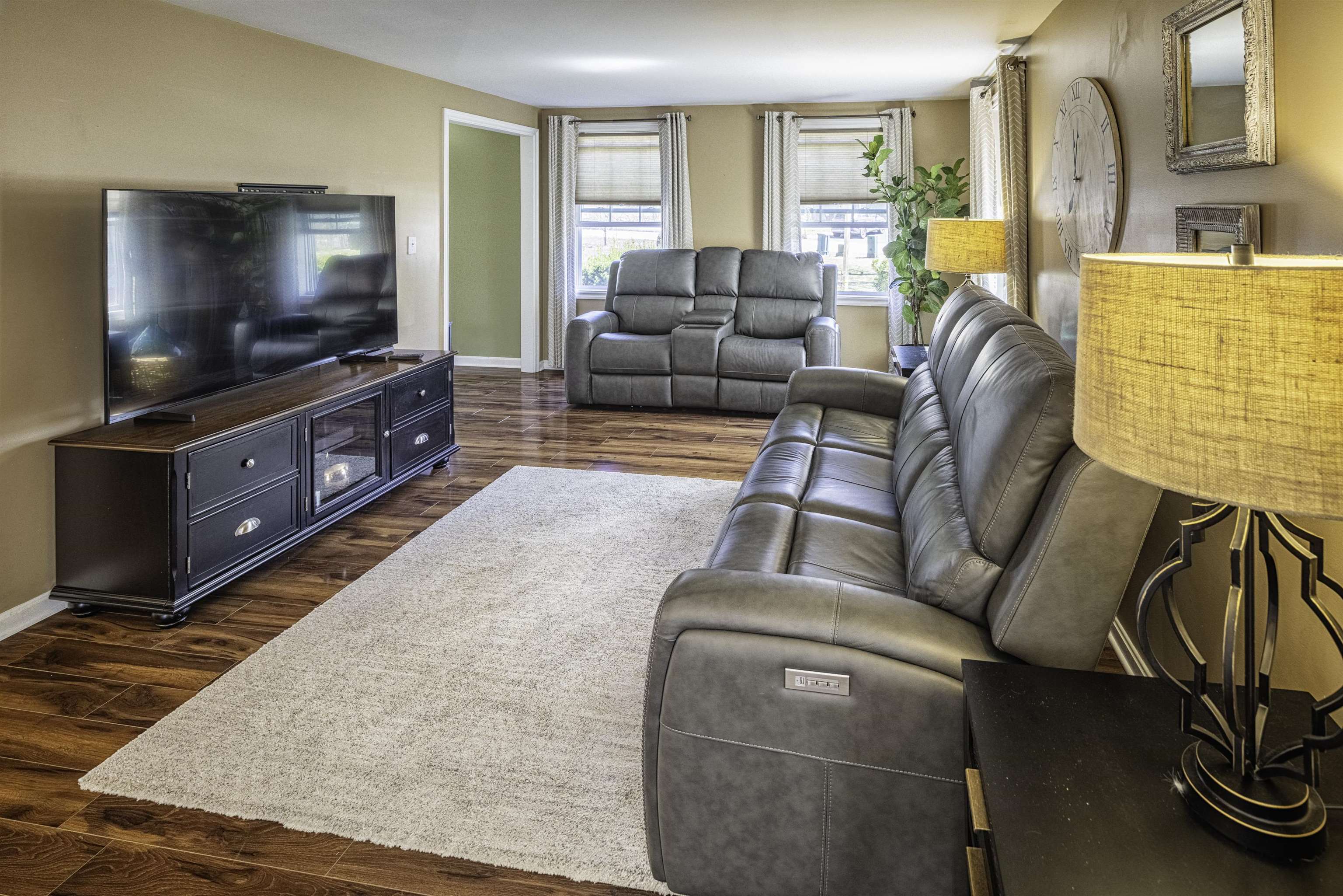 7 Hawthorne Circle