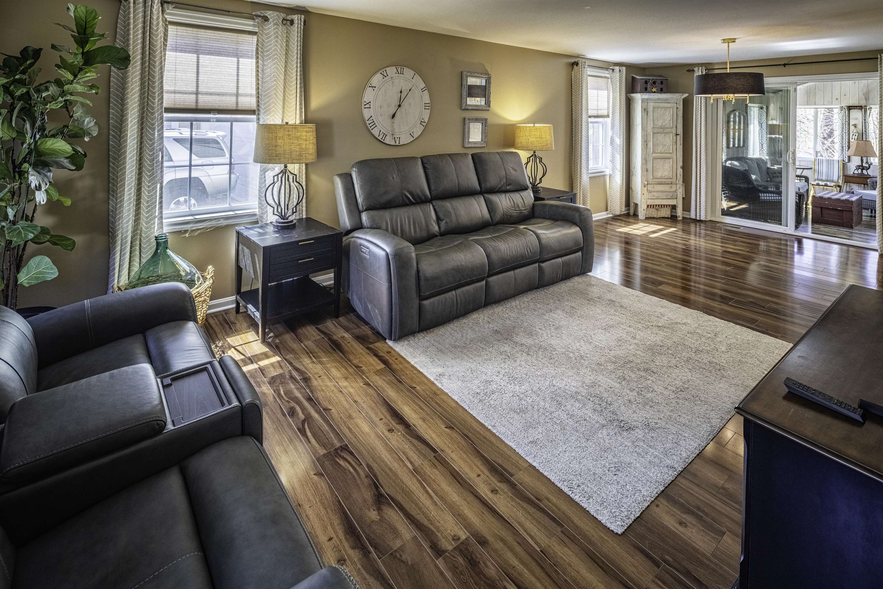 7 Hawthorne Circle
