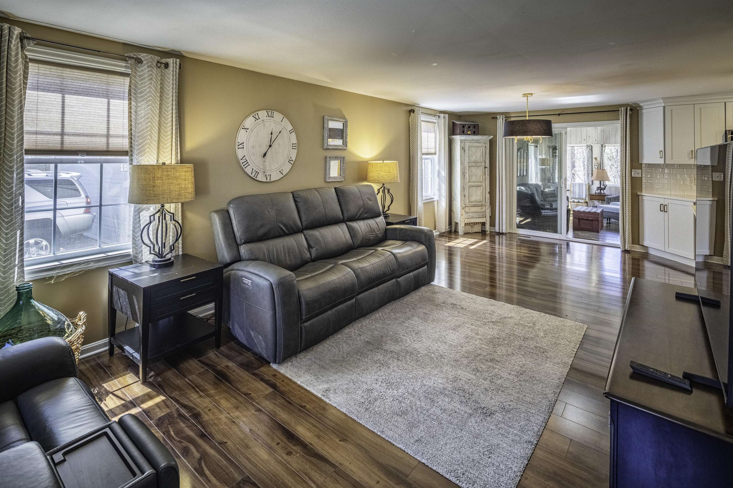 7 Hawthorne Circle