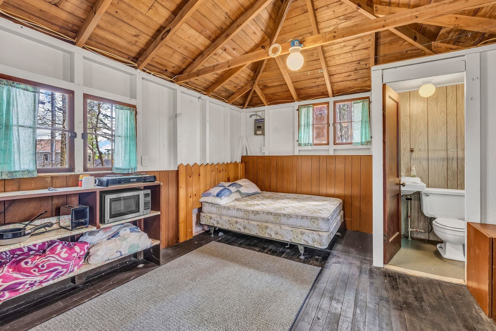10 Saltbox Road