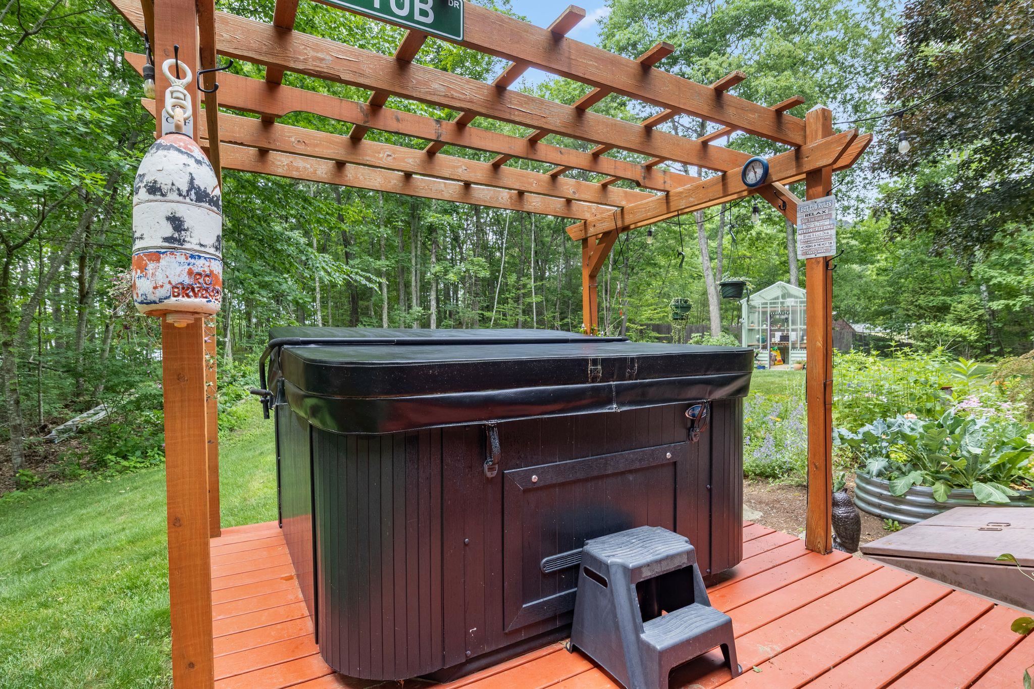 165 Calef Highway