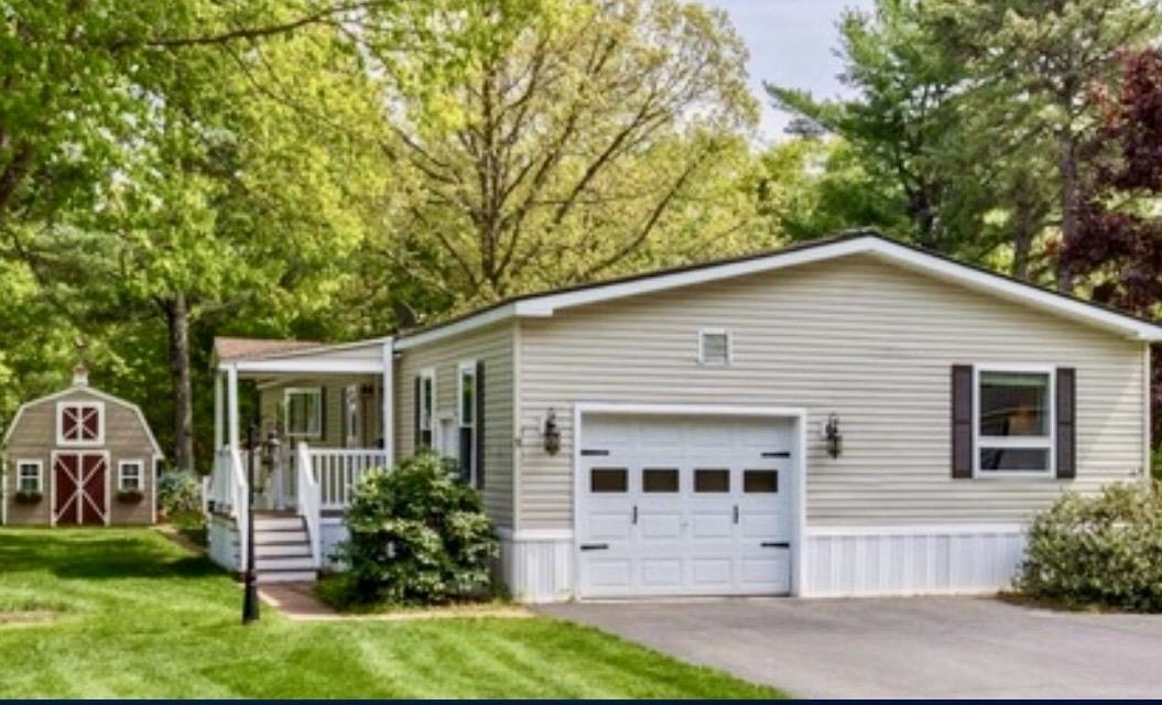 31 Marshbrook Crossing