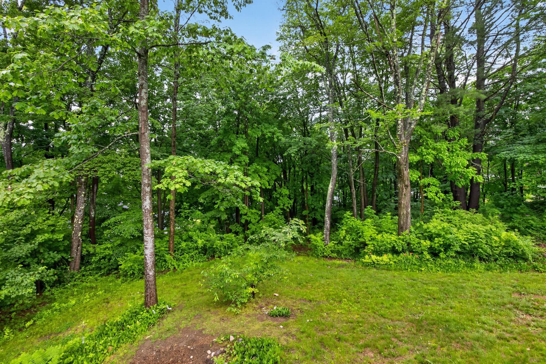 2 Sweetbriar Lane