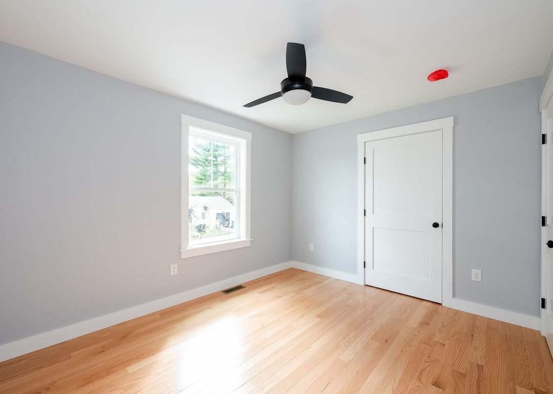 9 Lawn Avenue