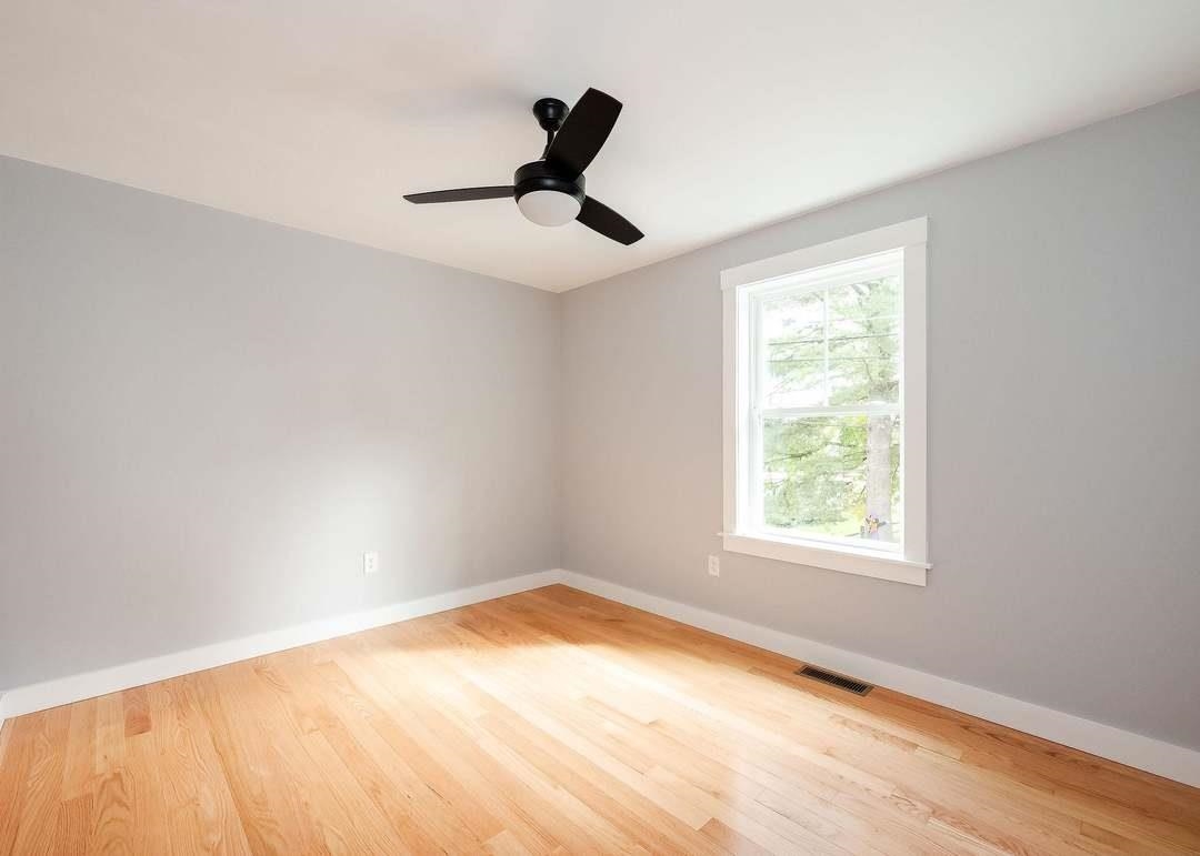 9 Lawn Avenue