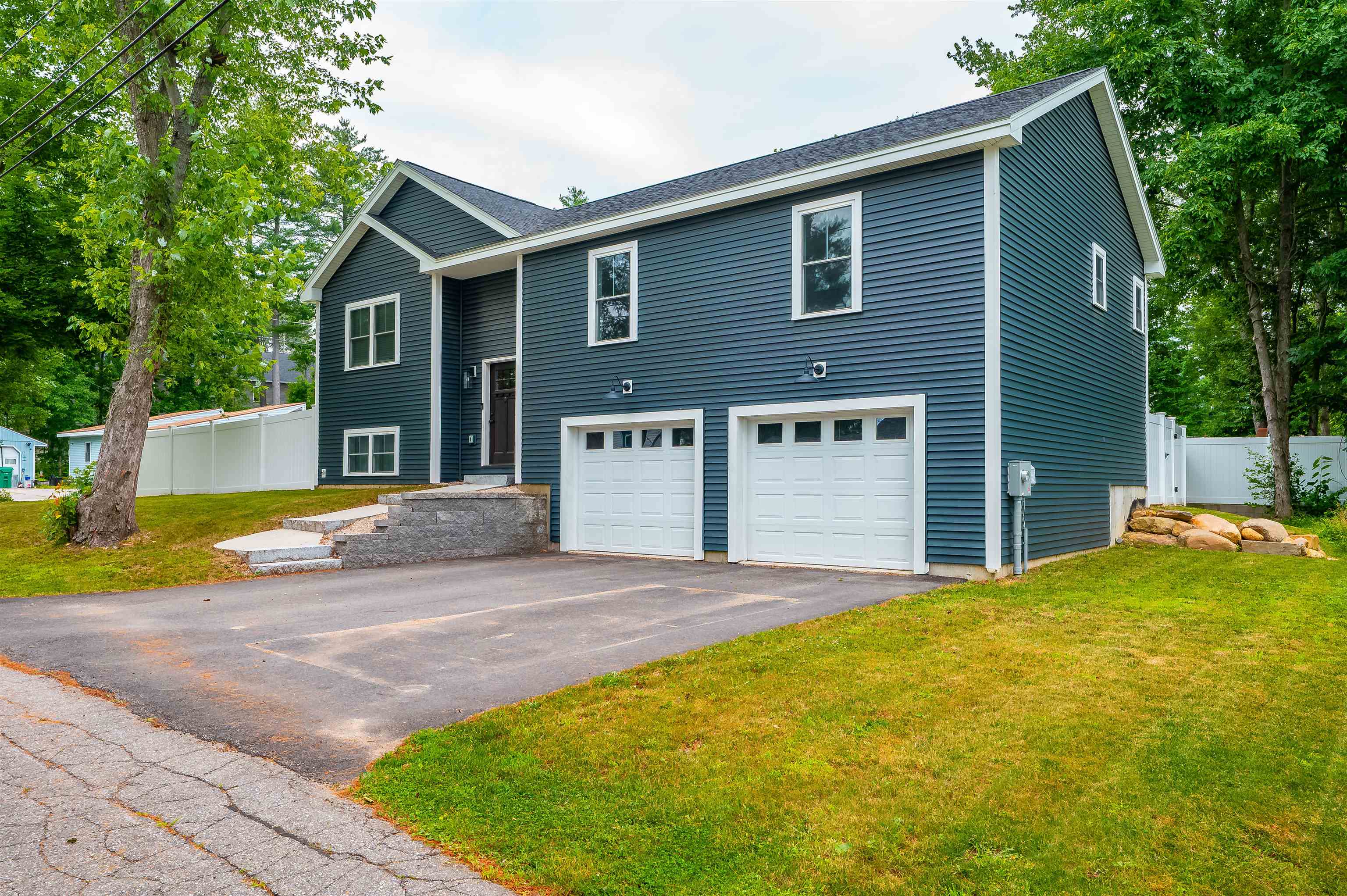 9 Lawn Avenue