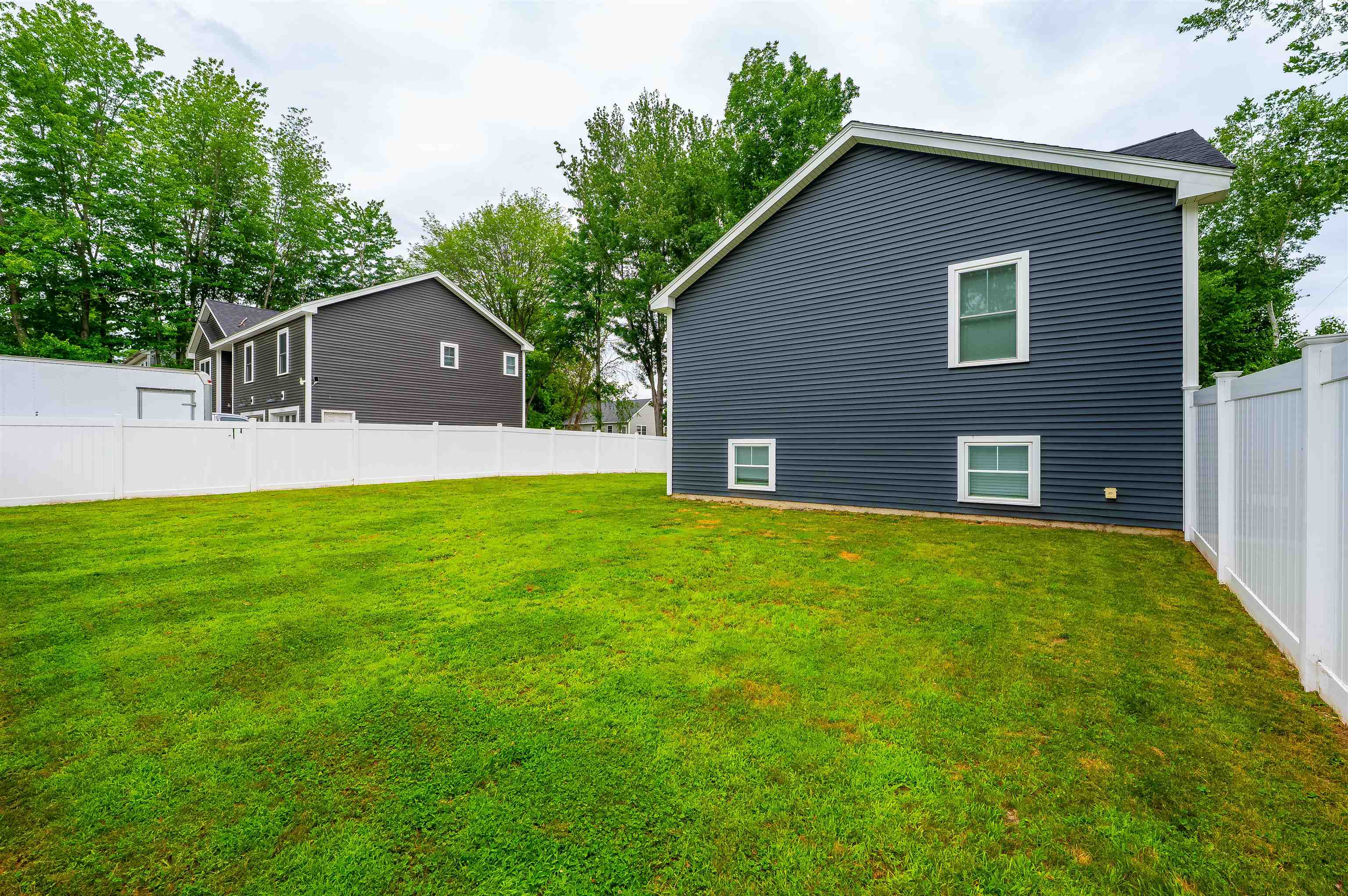 9 Lawn Avenue