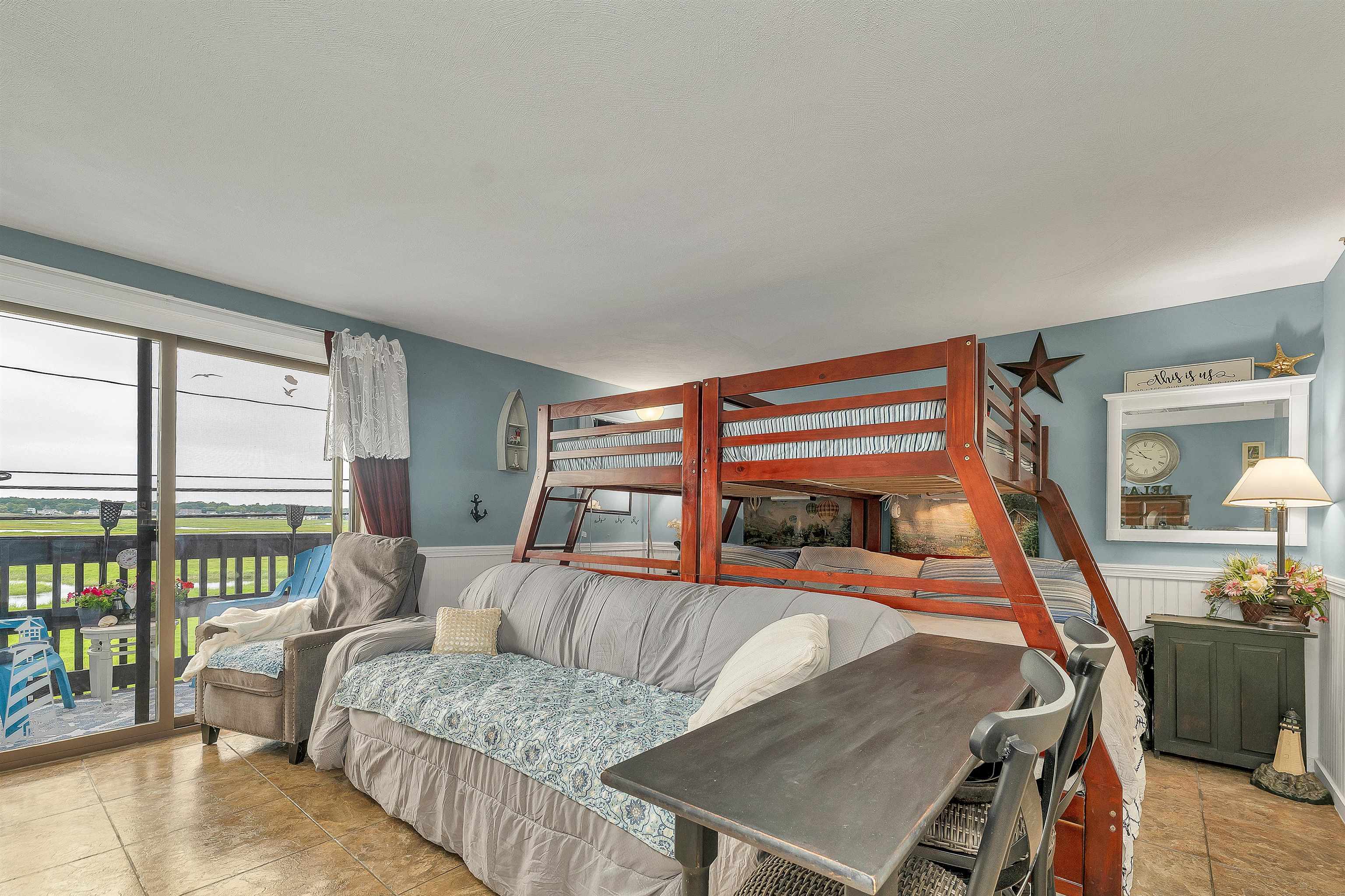 415 Ocean Boulevard Unit: 1E