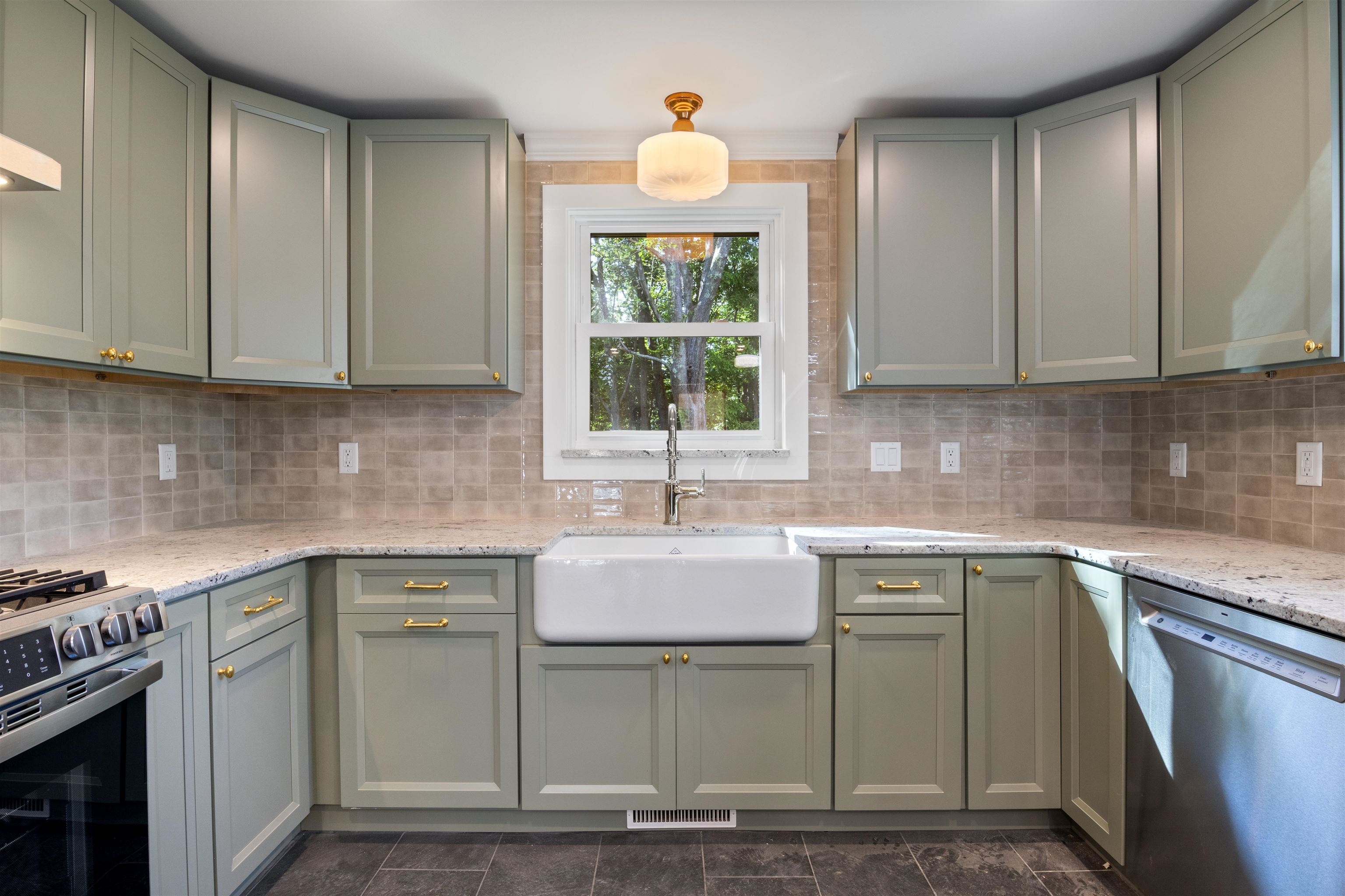 2 Sweetbriar Lane