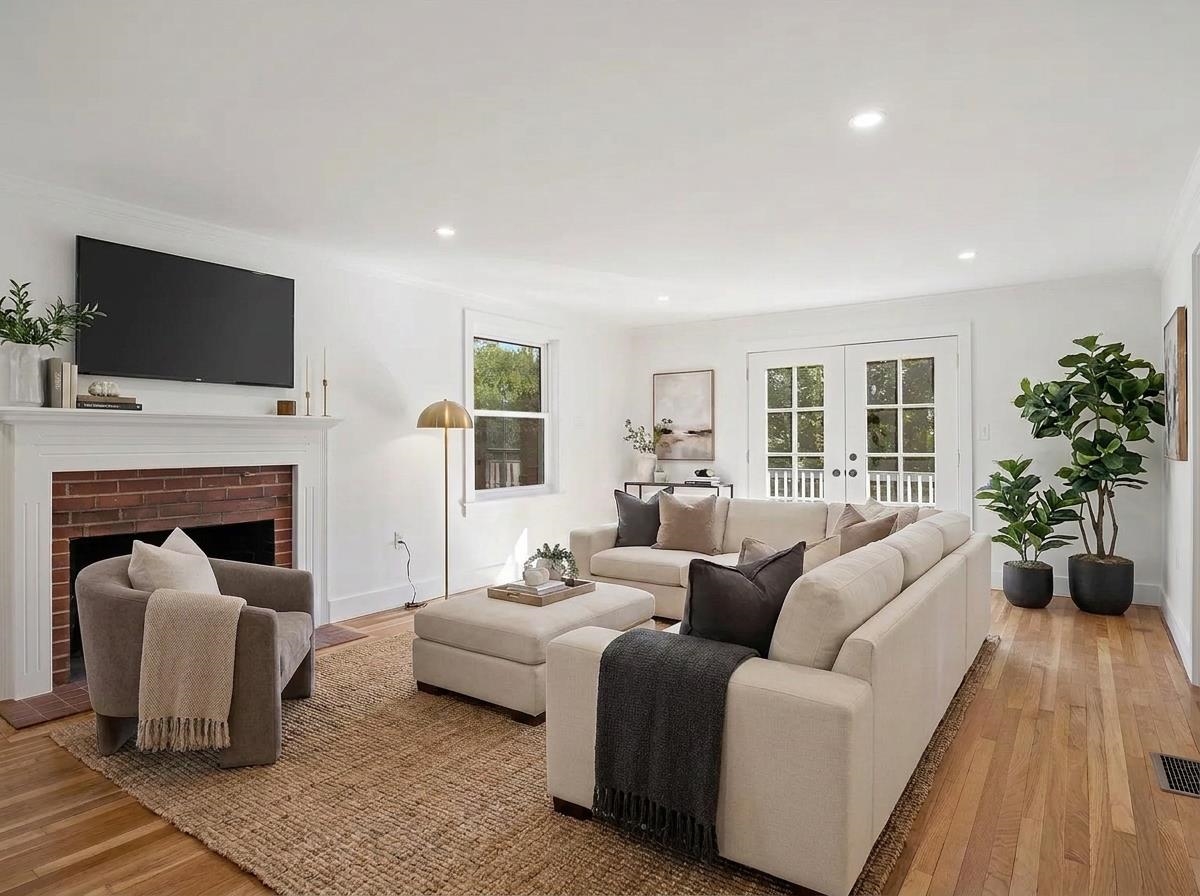 2 Sweetbriar Lane