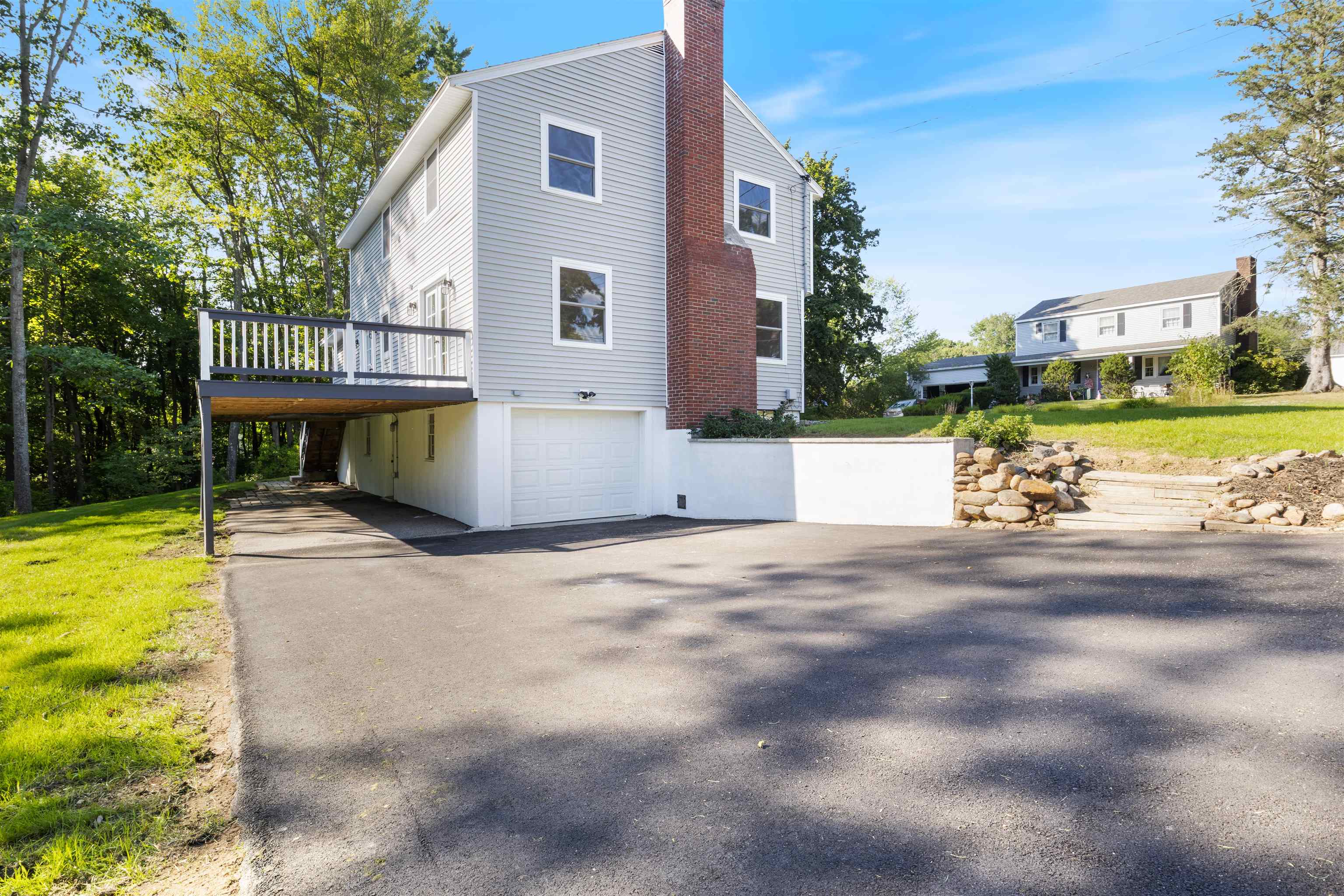 2 Sweetbriar Lane