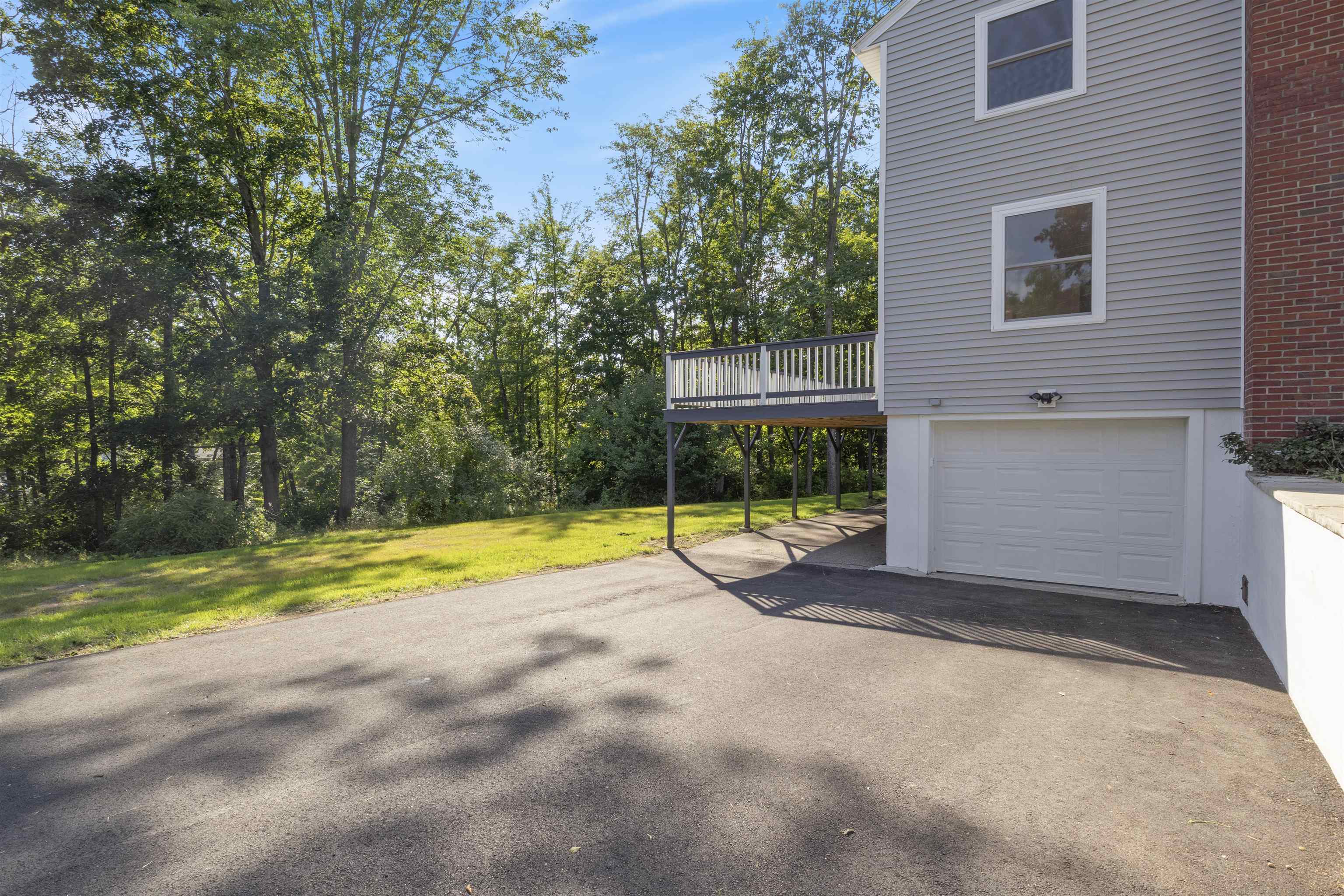 2 Sweetbriar Lane