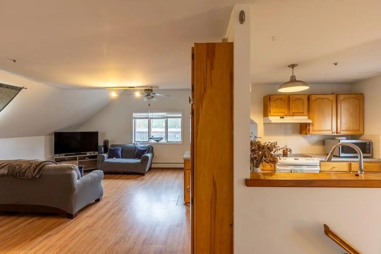 20 Charles Street Unit: H