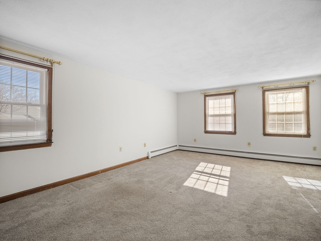 60 Langley Ln