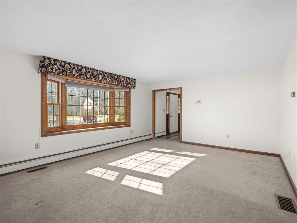 60 Langley Ln