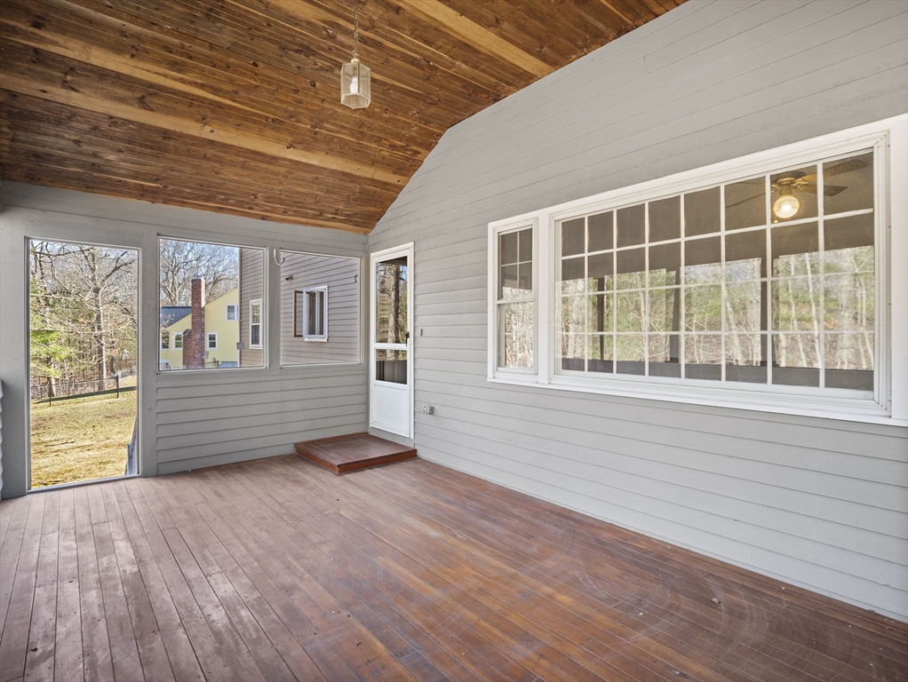 60 Langley Ln