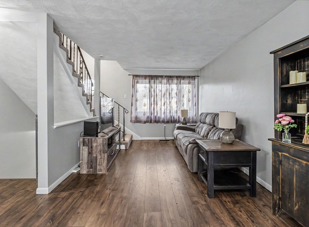 252 Farrwood Dr # 252
