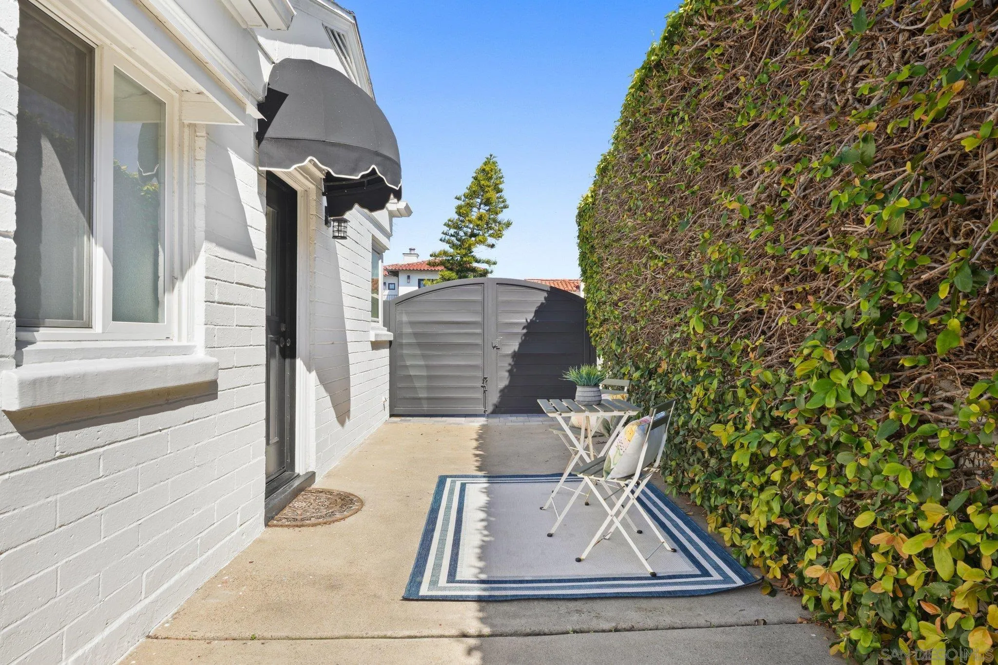 4437 Long Branch Ave