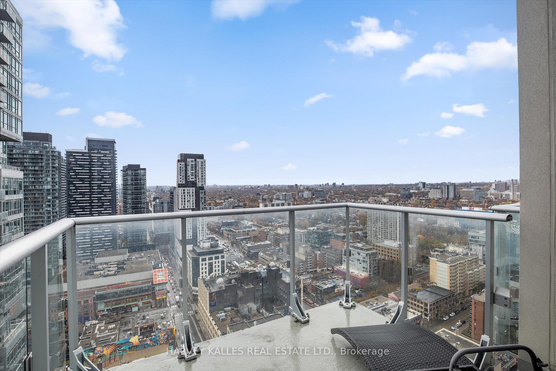 199 Richmond St W Unit: PH101