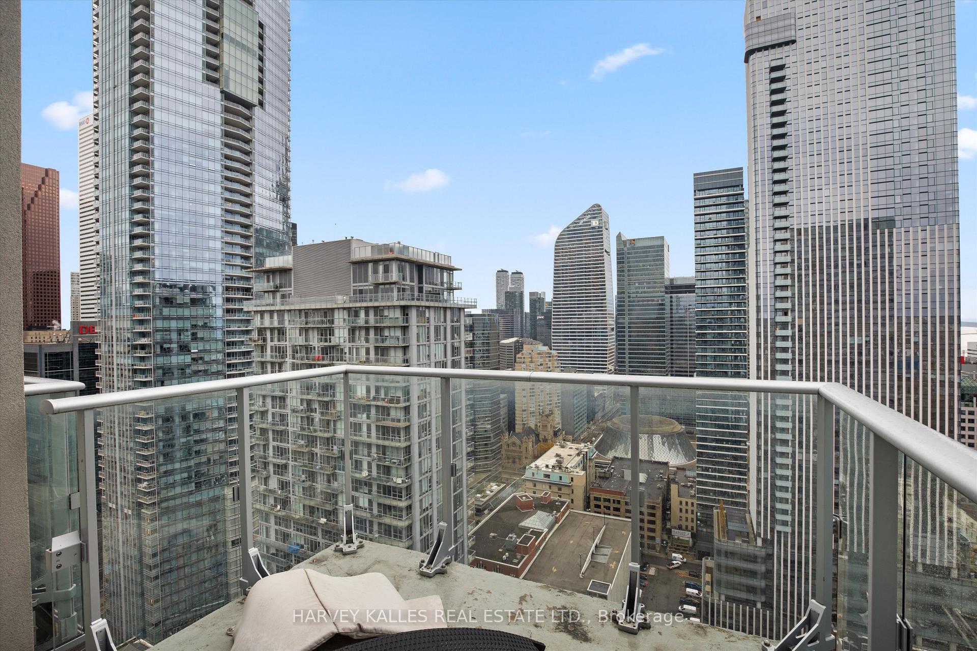 199 Richmond St W Unit: PH101