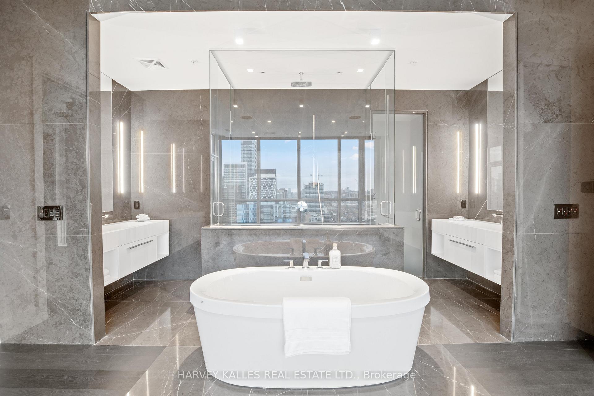 199 Richmond St W Unit: PH101