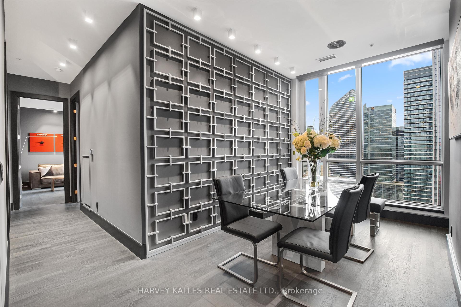 199 Richmond St W Unit: PH101