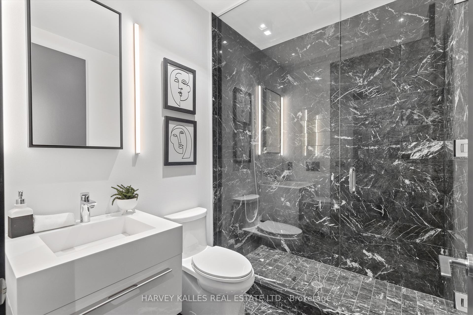 199 Richmond St W Unit: PH101