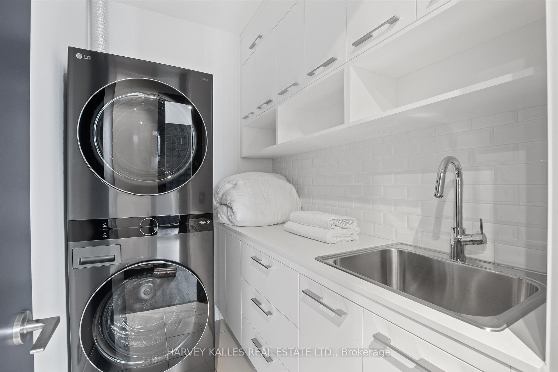 199 Richmond St W Unit: PH101