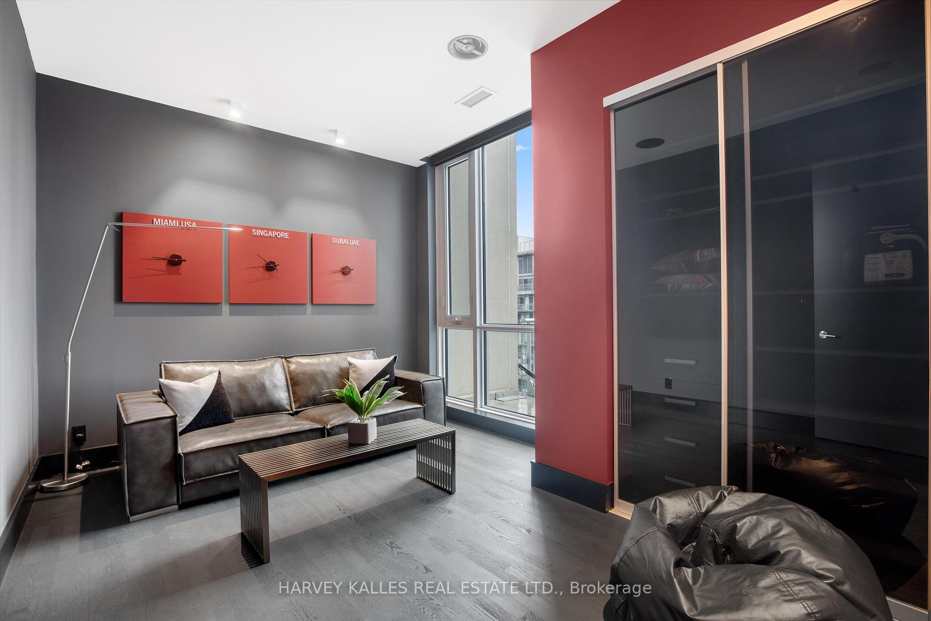 199 Richmond St W Unit: PH101