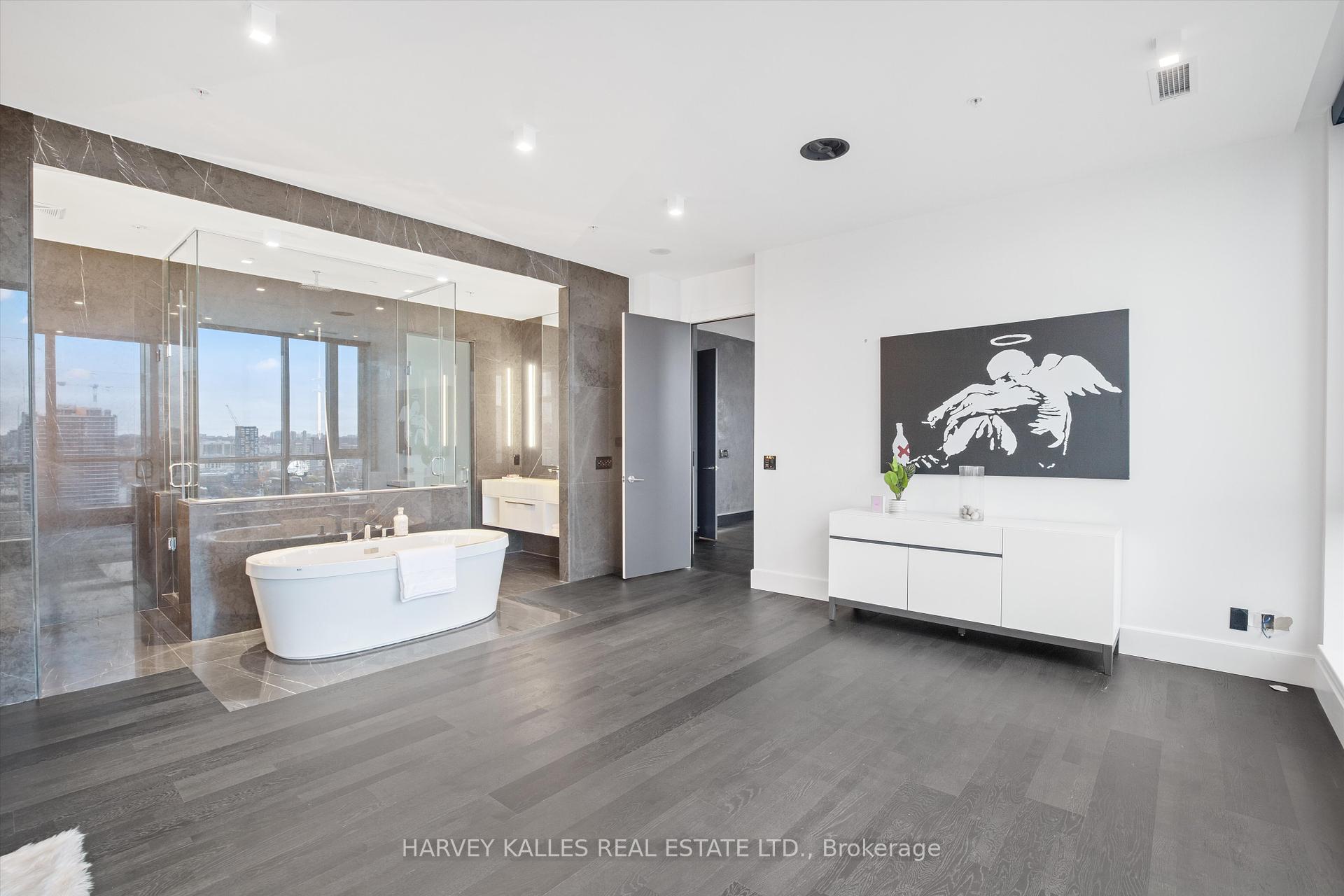 199 Richmond St W Unit: PH101