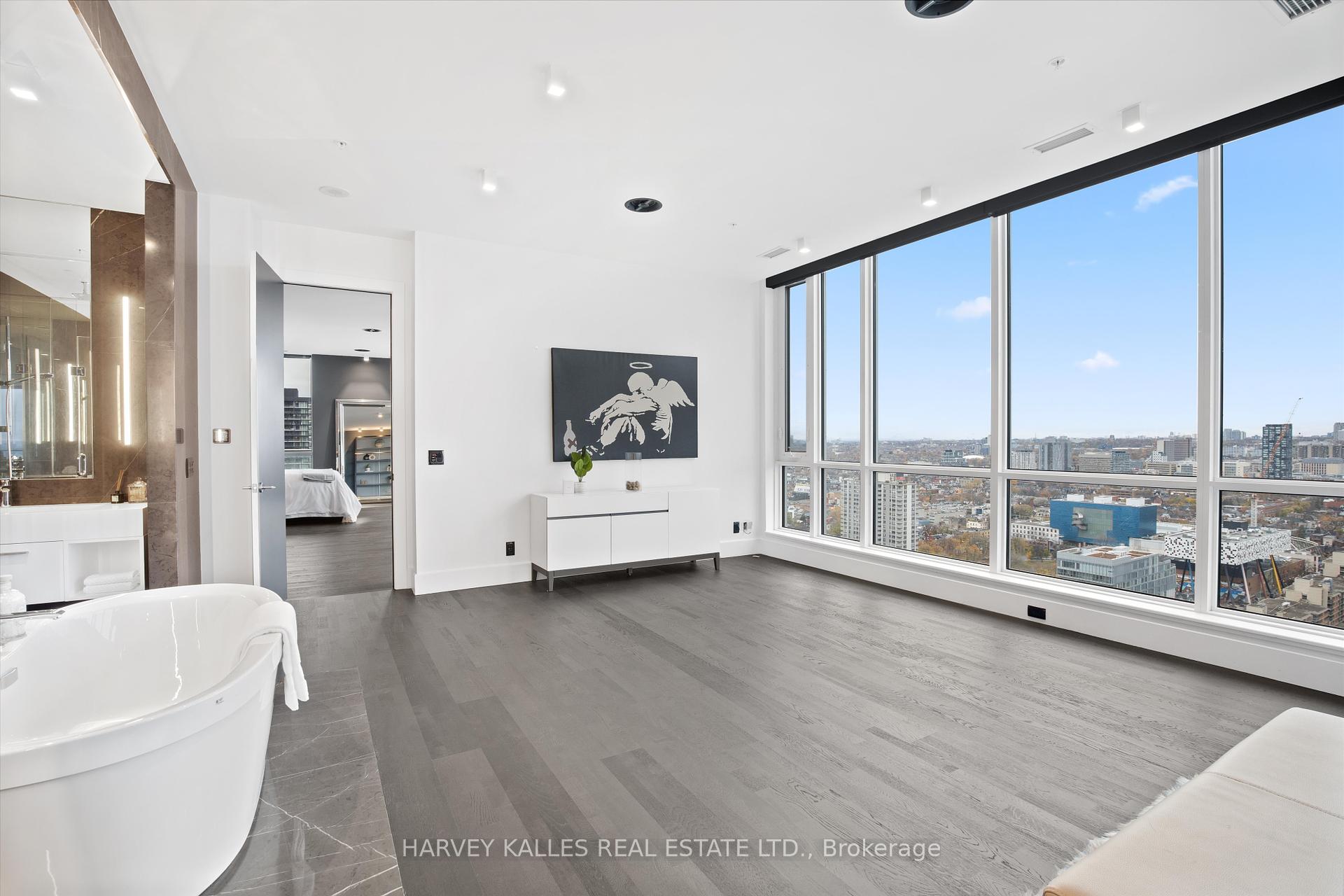 199 Richmond St W Unit: PH101