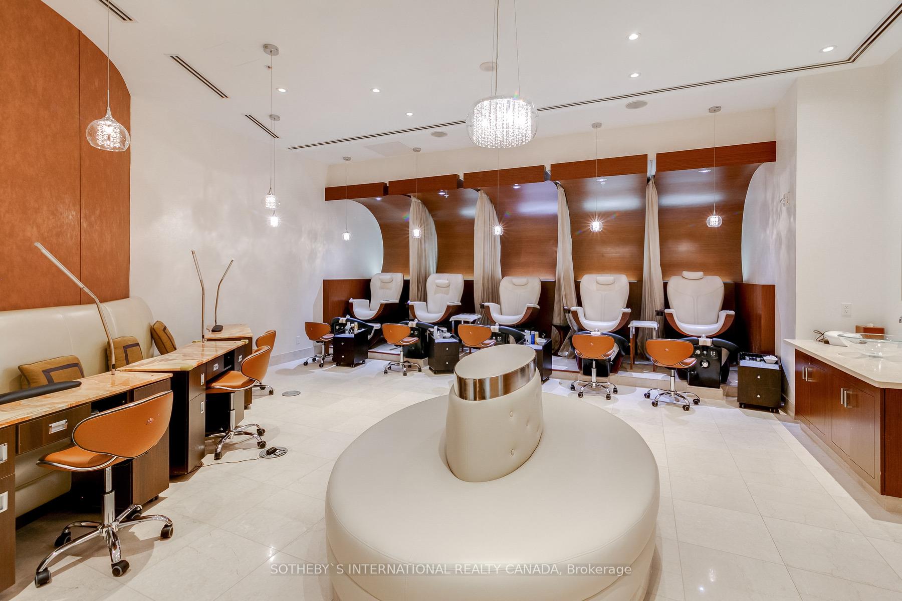 183 Wellington St W Unit: 4104