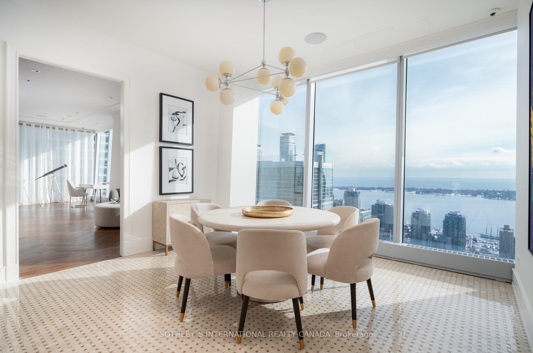 183 Wellington St W Unit: 4104