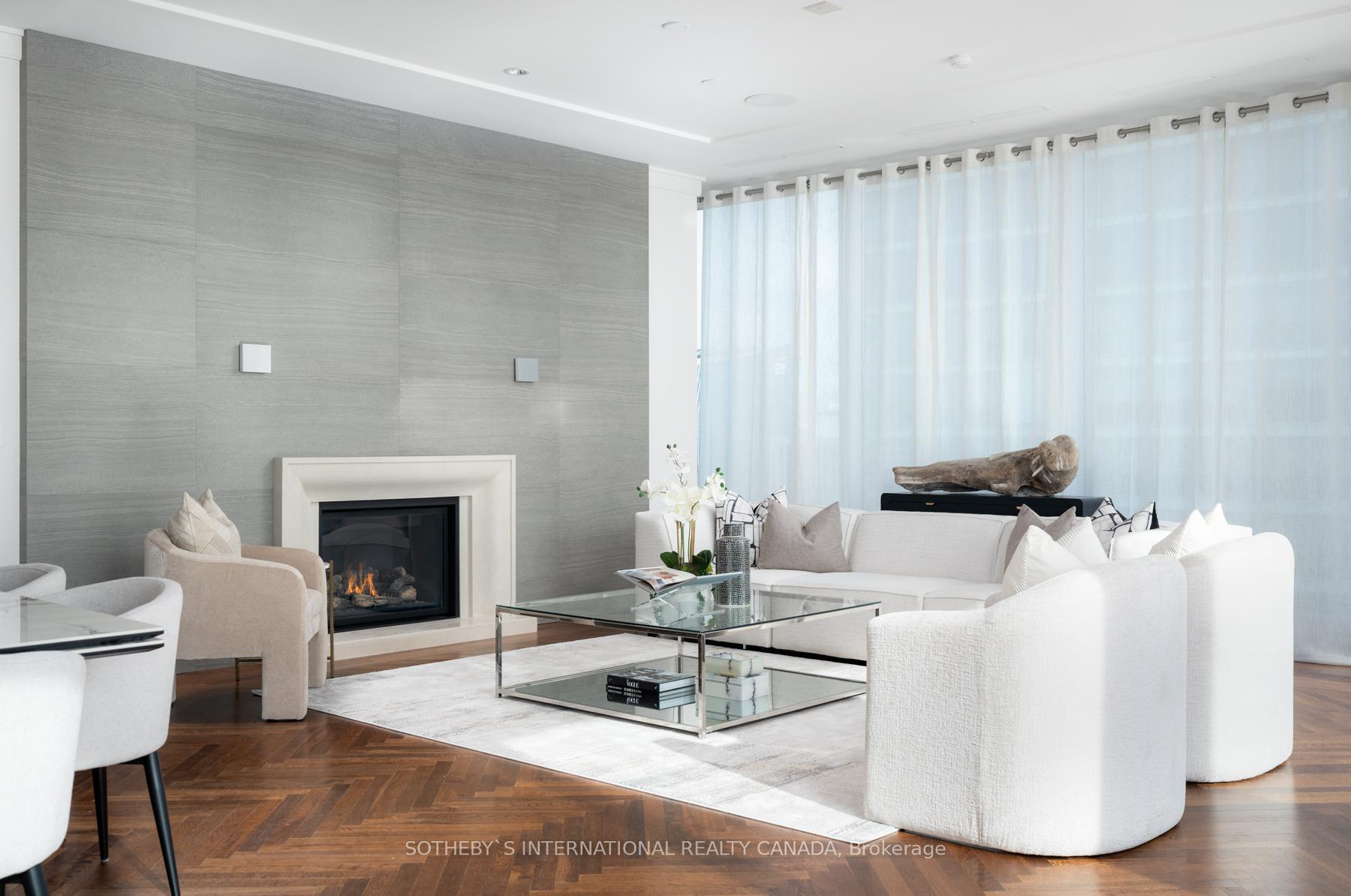 183 Wellington St W Unit: 4104