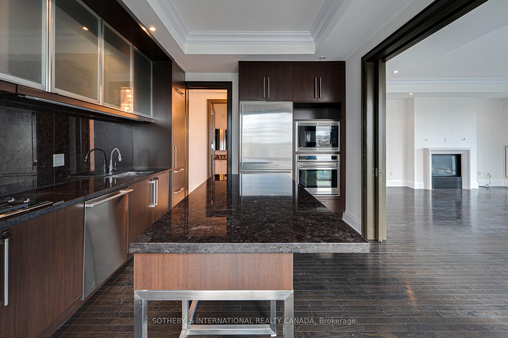 80 Yorkville Ave Unit: 1402