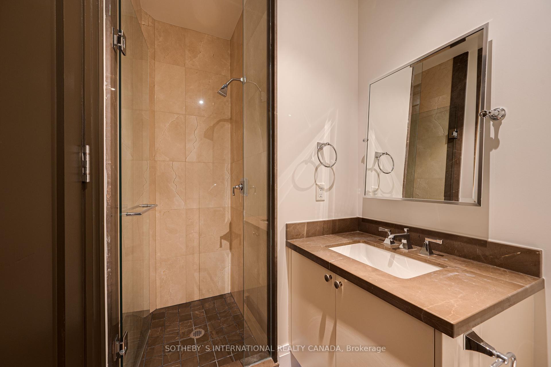 80 Yorkville Ave Unit: 1402