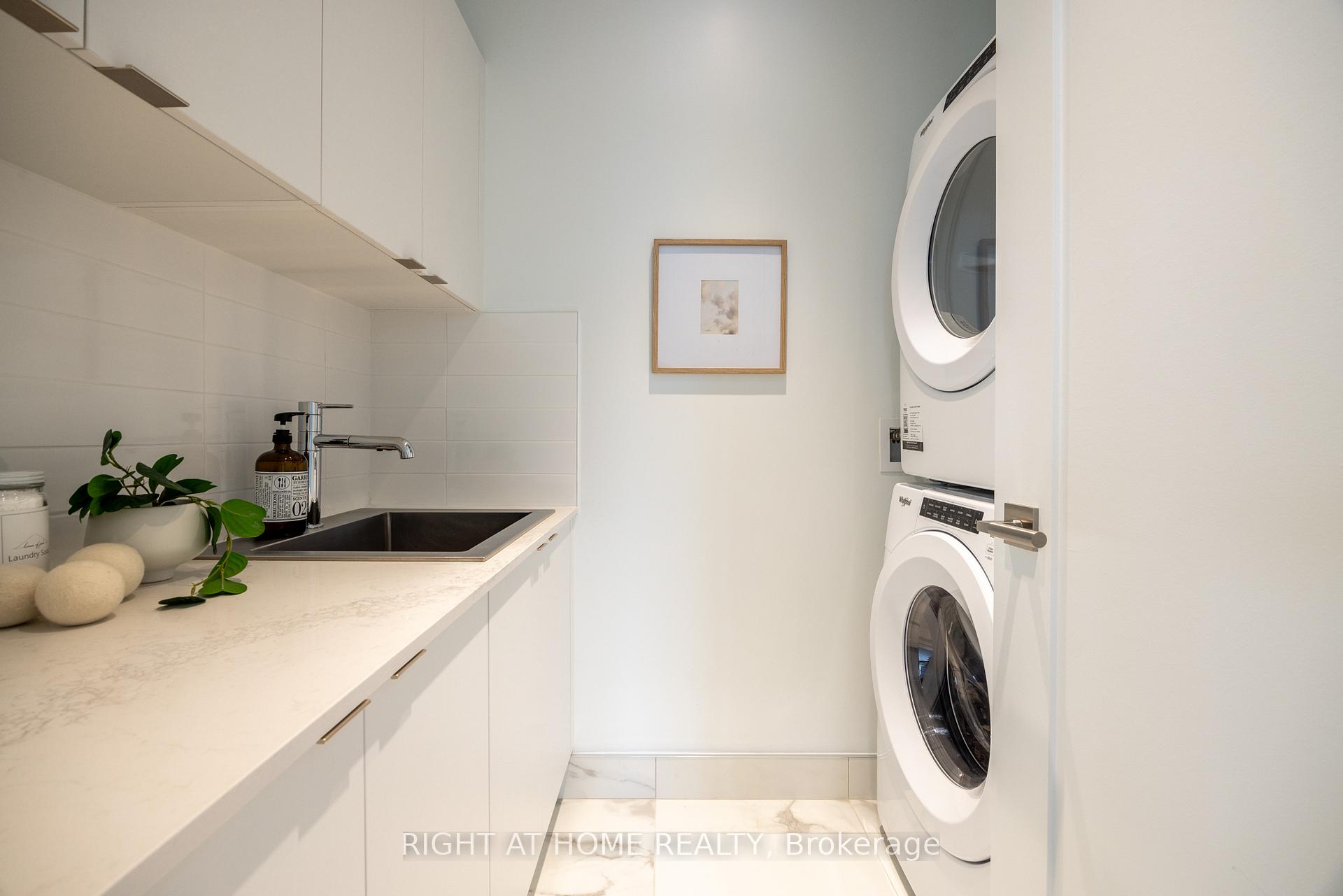 455 Wellington St W Unit: 1110