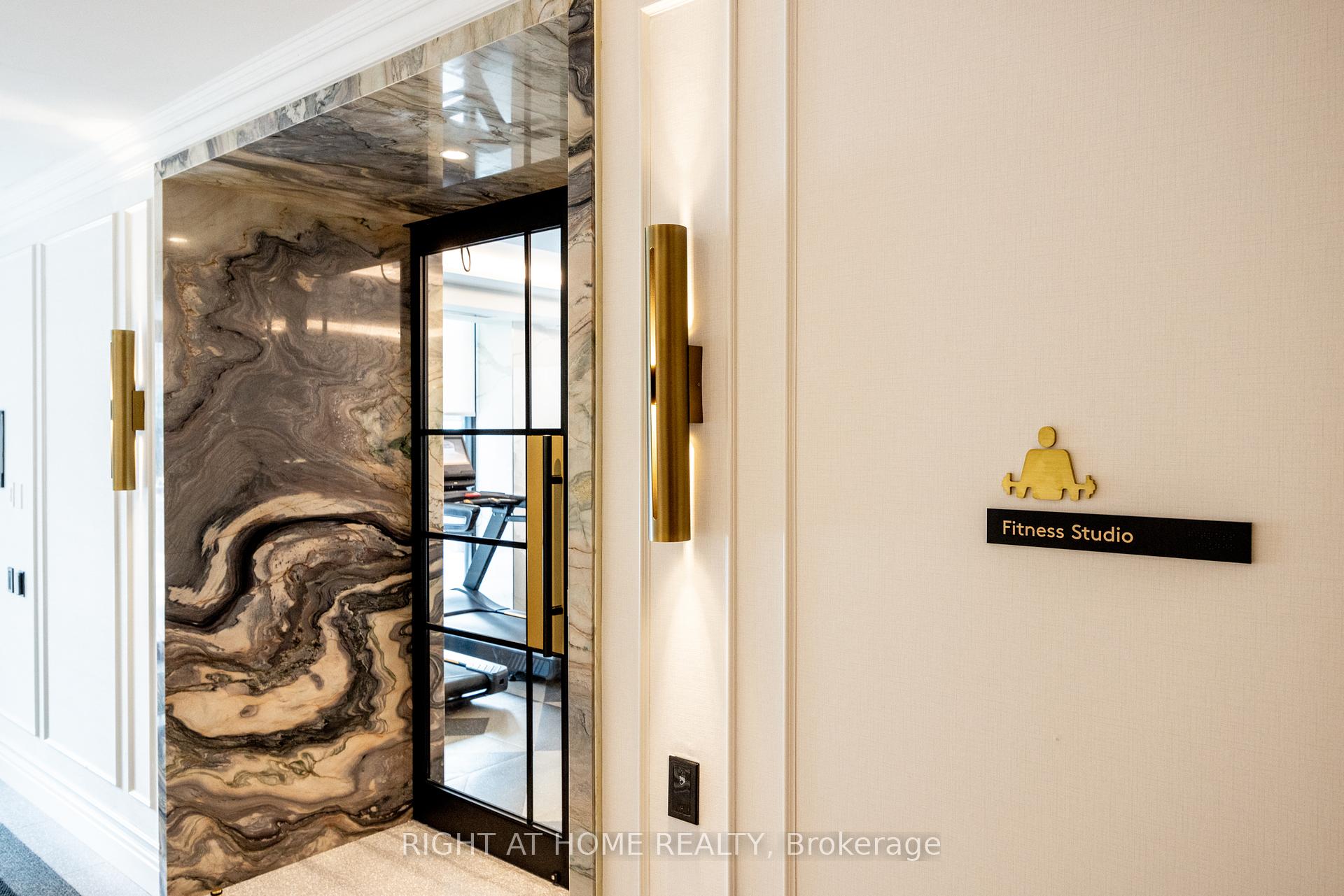 455 Wellington St W Unit: 1110