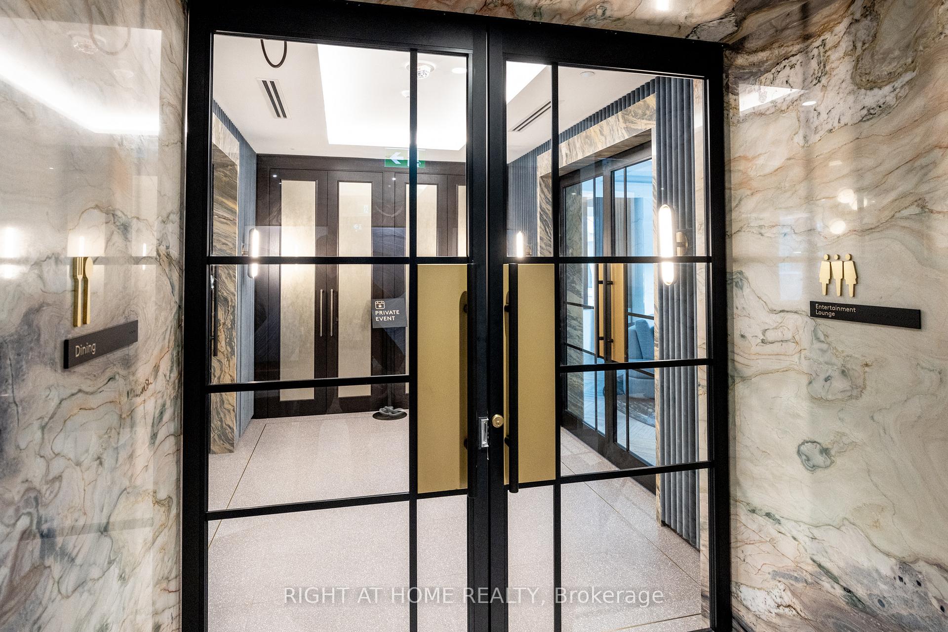 455 Wellington St W Unit: 1110