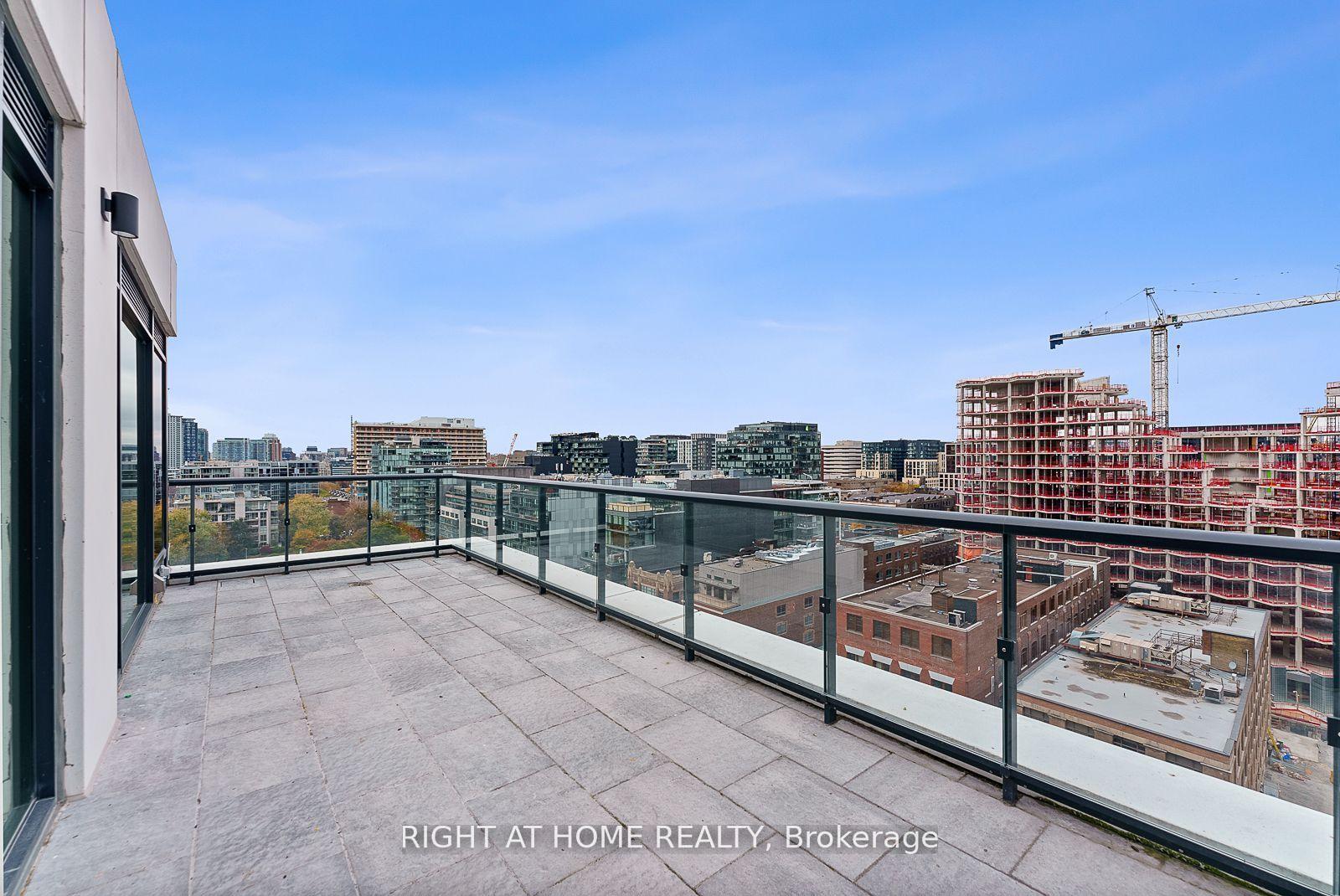 455 Wellington St W Unit: 1110