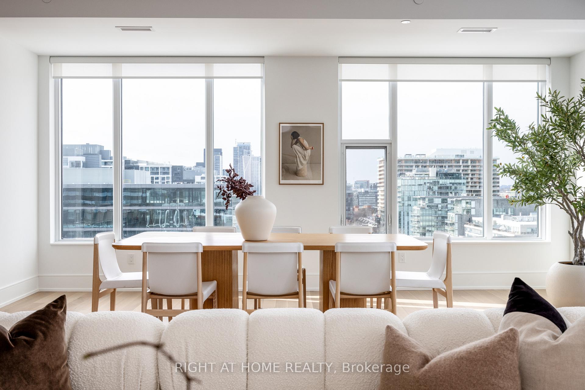 455 Wellington St W Unit: 1110