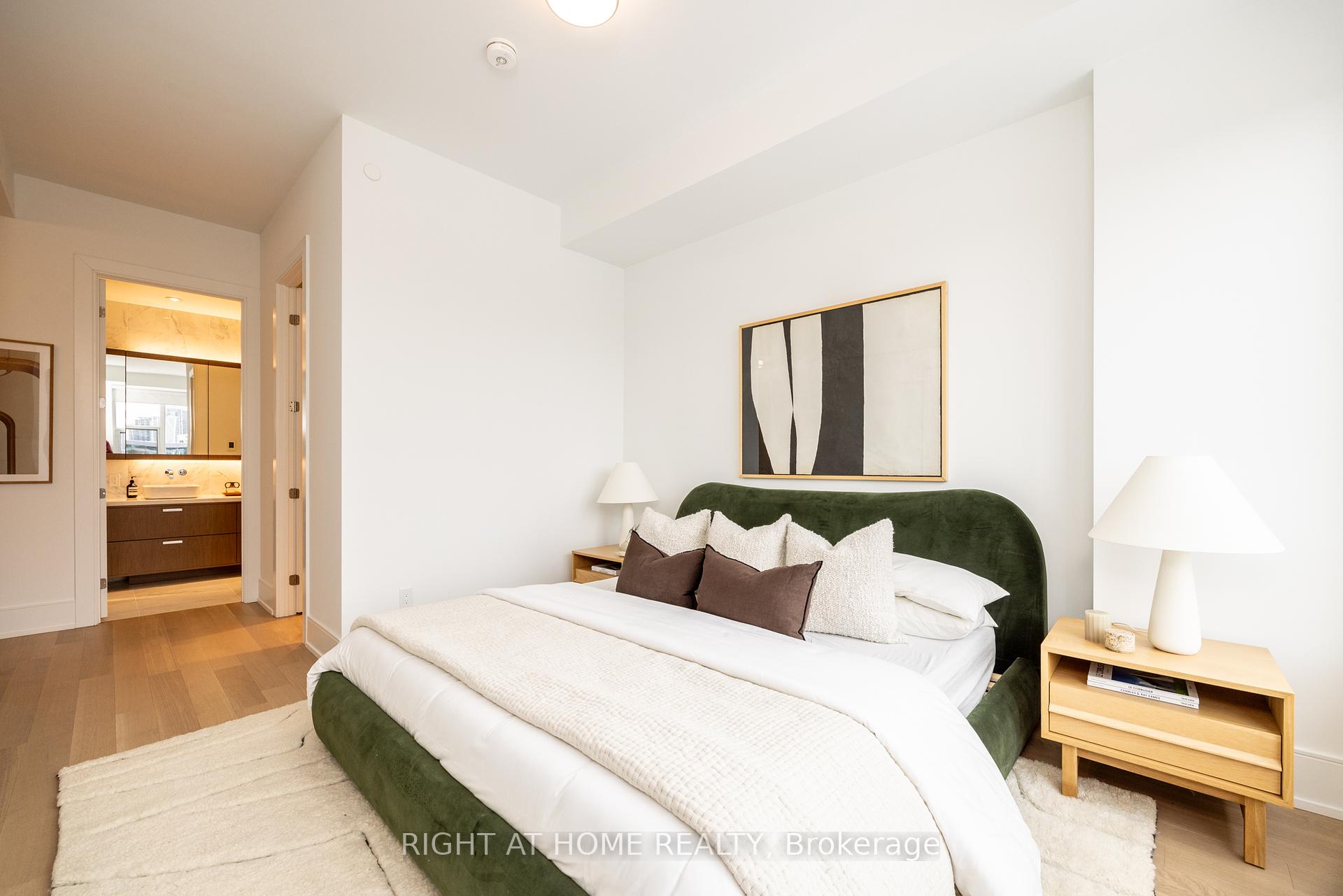 455 Wellington St W Unit: 1110