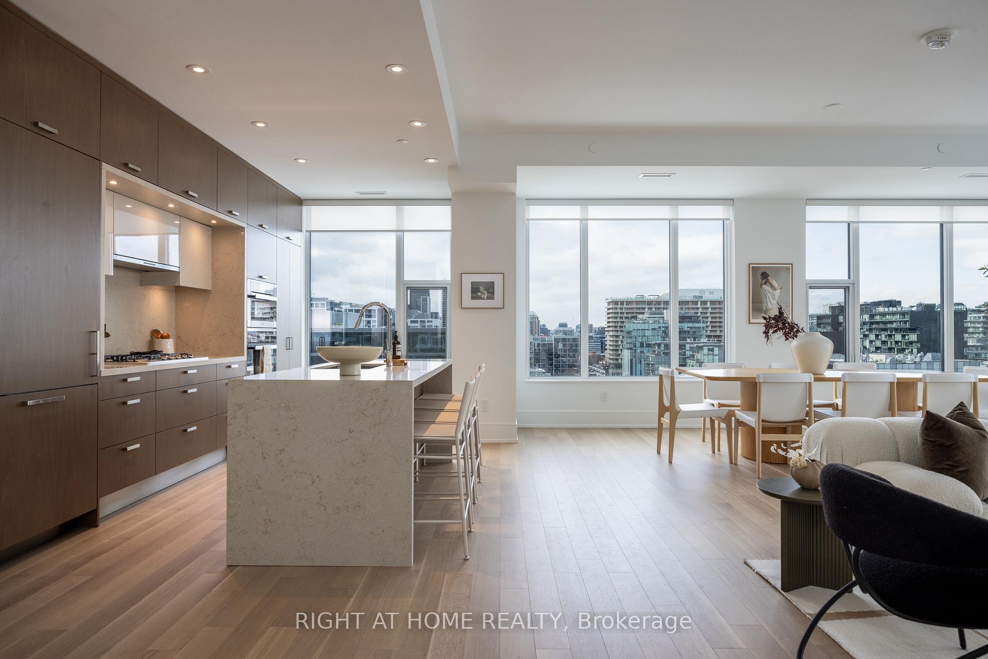 455 Wellington St W Unit: 1110