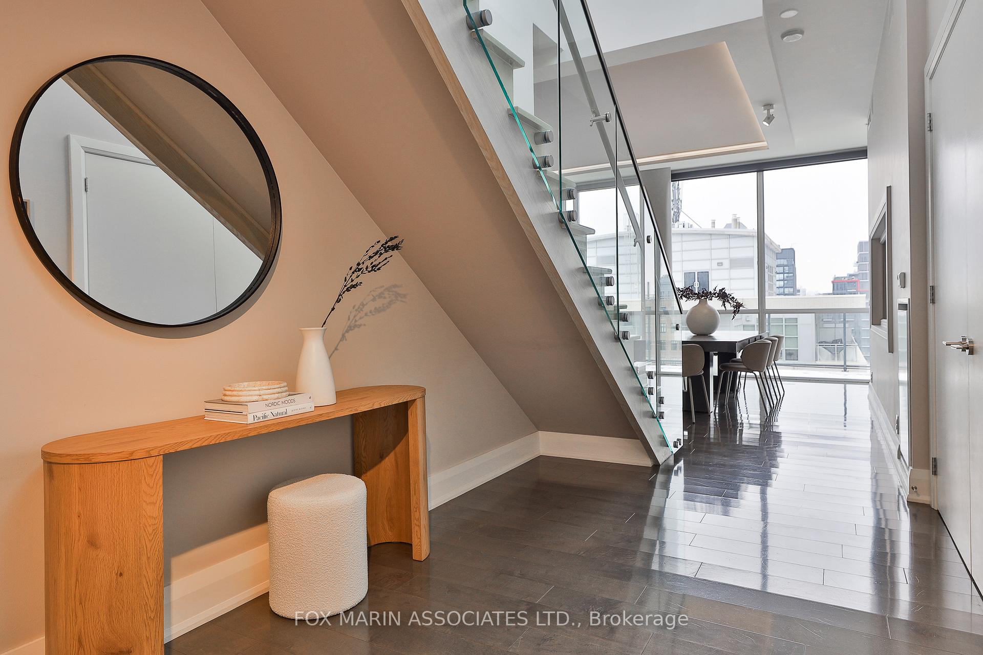 478 King St W Unit: PH-02