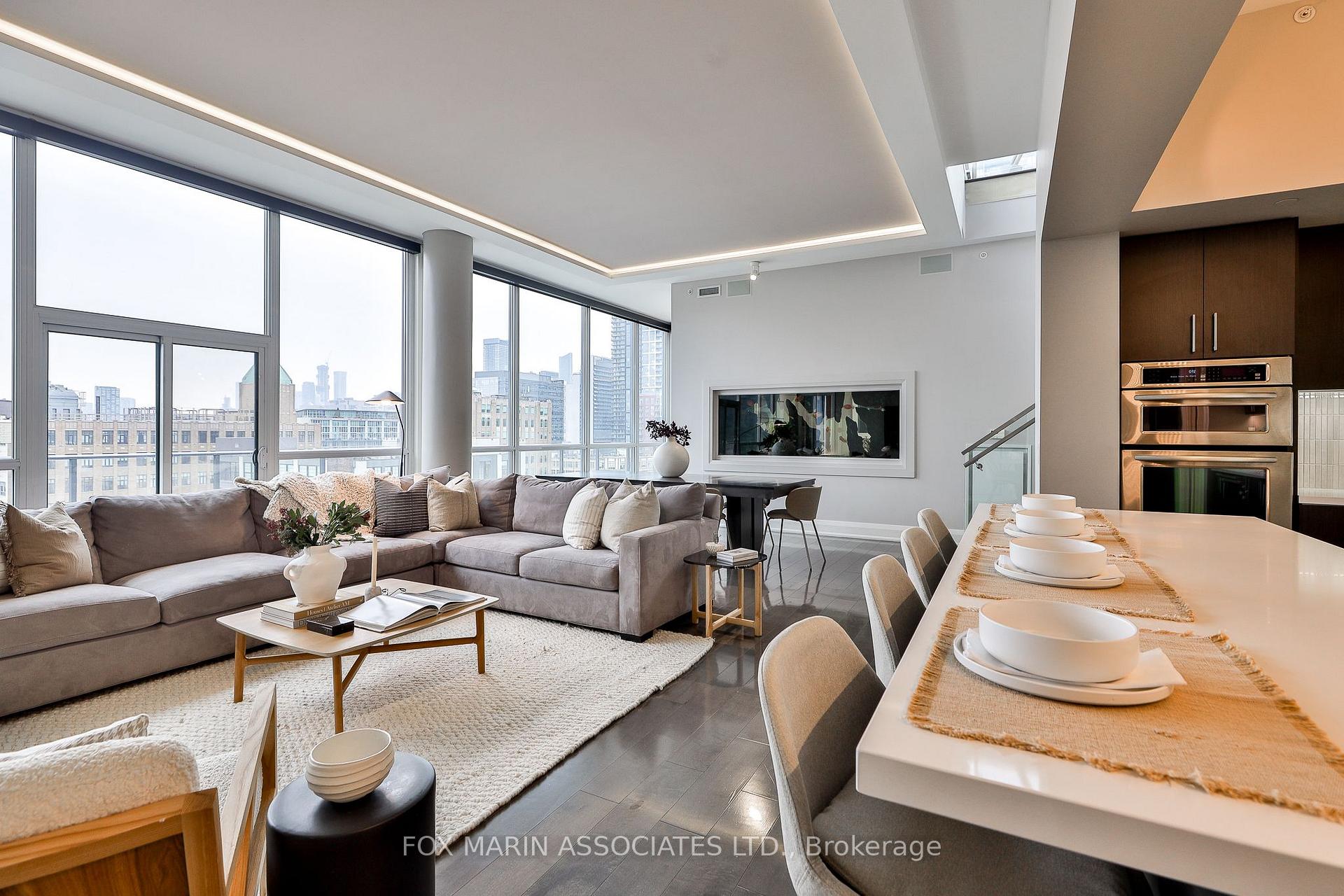 478 King St W Unit: PH-02